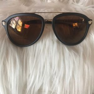 ***Authentic*** Polarized Versace Aviators🌟